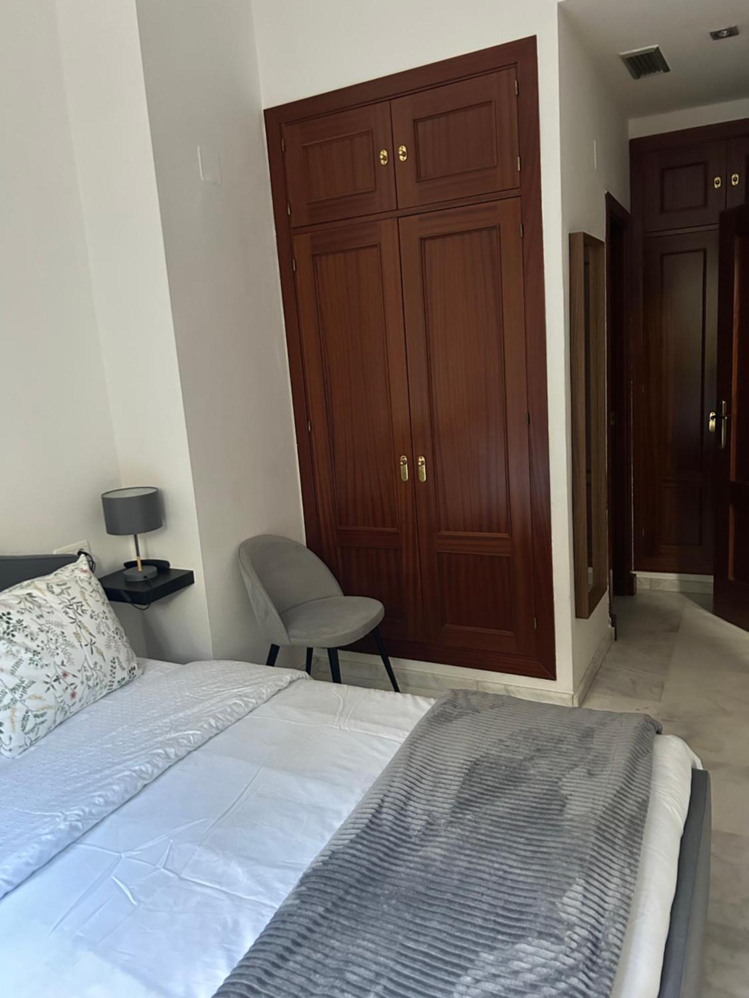 Apartamento Proximo Al Centro De 2 Dormitorios Con Piscina. Seville Ngoại thất bức ảnh